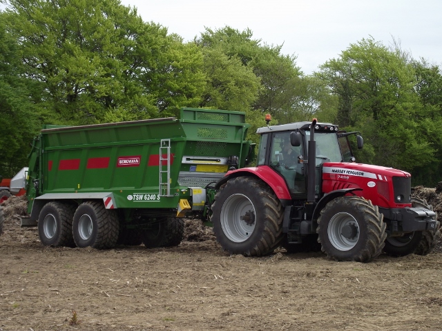 Unversial Spreaders
